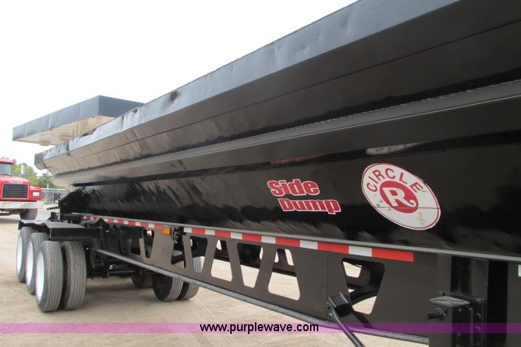 image for item E5133 2000 Circle R SS443-6LS tri axle side dump trailer