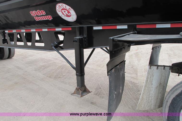 image for item E5133 2000 Circle R SS443-6LS tri axle side dump trailer