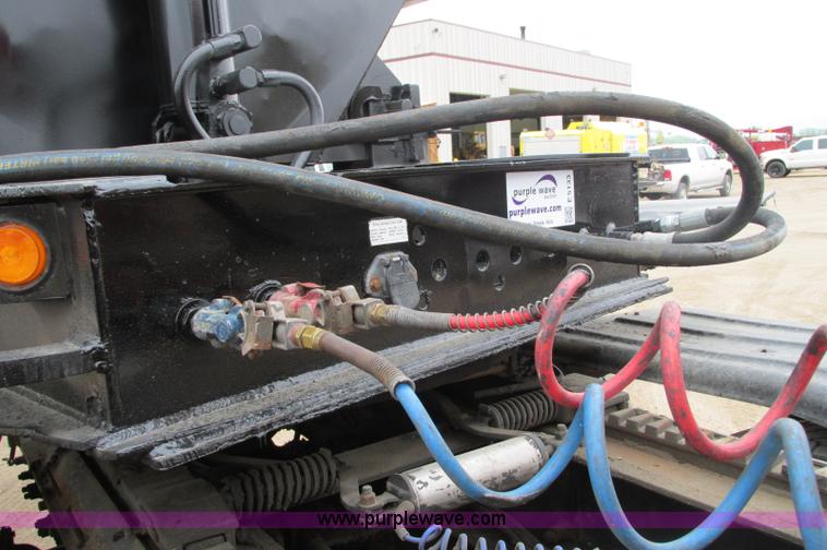 image for item E5133 2000 Circle R SS443-6LS tri axle side dump trailer