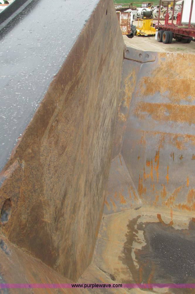 image for item E5133 2000 Circle R SS443-6LS tri axle side dump trailer