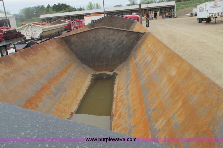 image for item E5133 2000 Circle R SS443-6LS tri axle side dump trailer