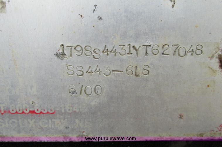 image for item E5133 2000 Circle R SS443-6LS tri axle side dump trailer