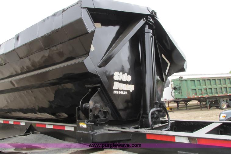 image for item E5134 1999 Circle R SS443 tri axle side dump trailer