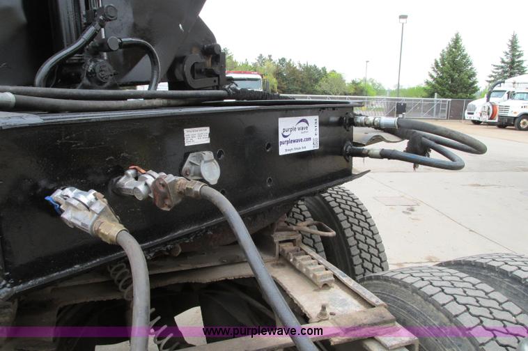 image for item E5134 1999 Circle R SS443 tri axle side dump trailer