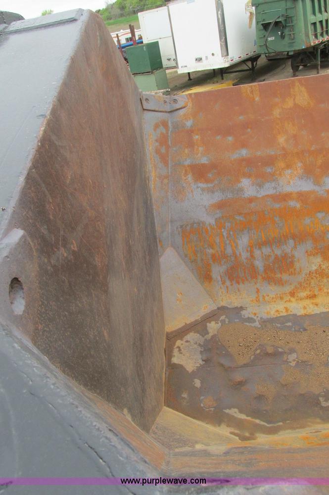 image for item E5134 1999 Circle R SS443 tri axle side dump trailer