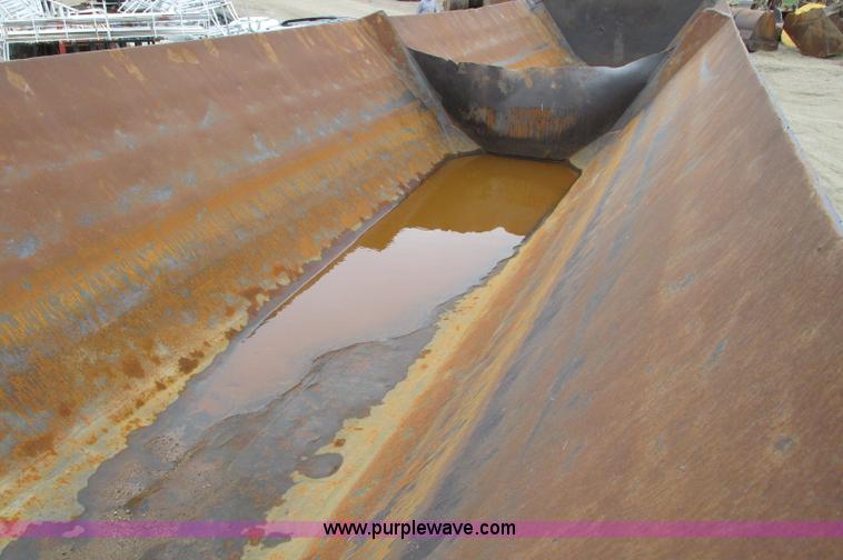 image for item E5134 1999 Circle R SS443 tri axle side dump trailer