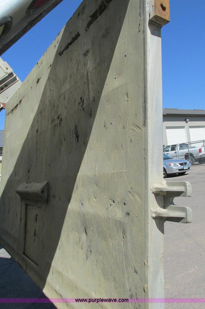 image for item E5138 2000 Peterbilt 378 quad axle dump truck