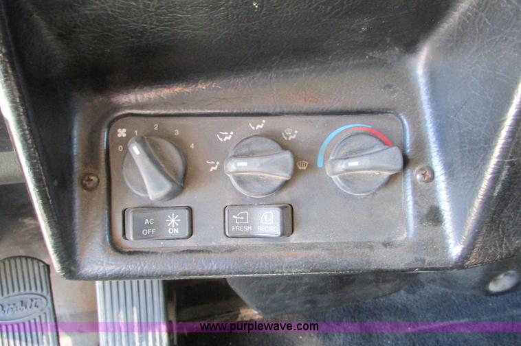 image for item E5138 2000 Peterbilt 378 quad axle dump truck