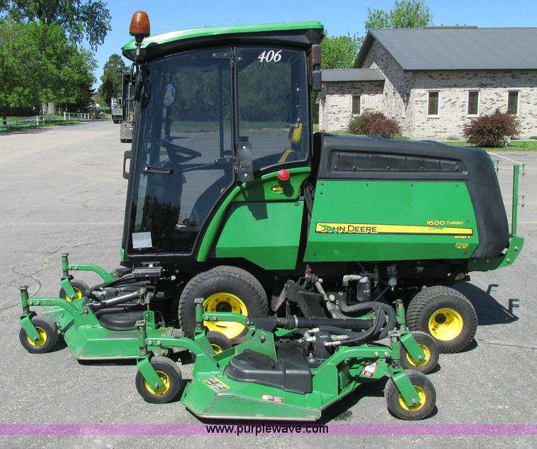 image for item E5140 2006 John Deere 1600 Turbo Series 2 lawn mower
