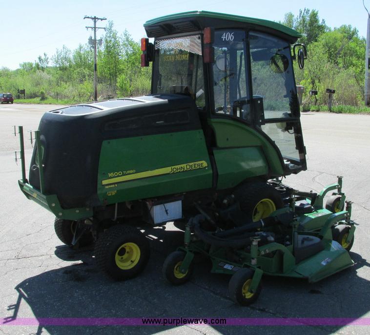 image for item E5140 2006 John Deere 1600 Turbo Series 2 lawn mower