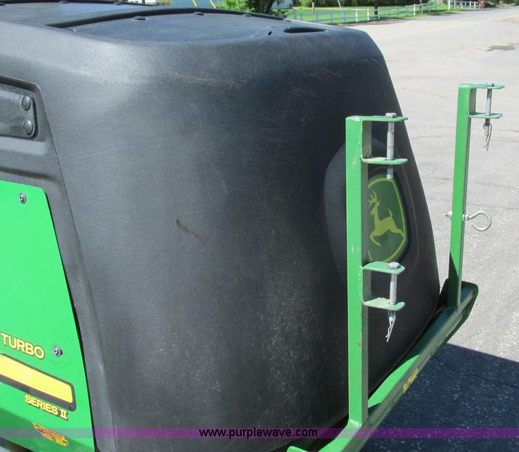 image for item E5140 2006 John Deere 1600 Turbo Series 2 lawn mower