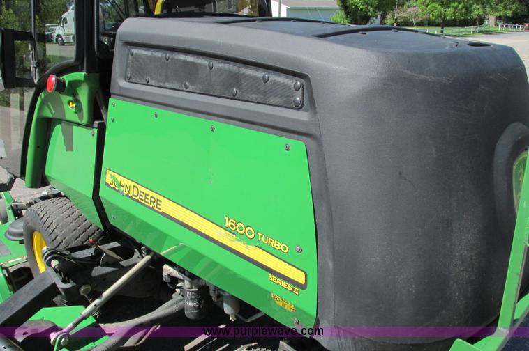 image for item E5140 2006 John Deere 1600 Turbo Series 2 lawn mower