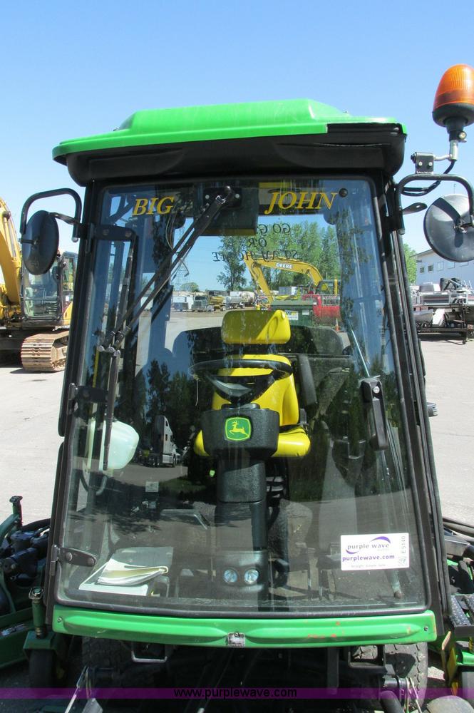 image for item E5140 2006 John Deere 1600 Turbo Series 2 lawn mower