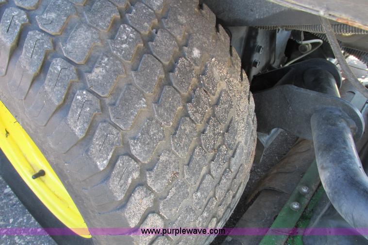 image for item E5140 2006 John Deere 1600 Turbo Series 2 lawn mower