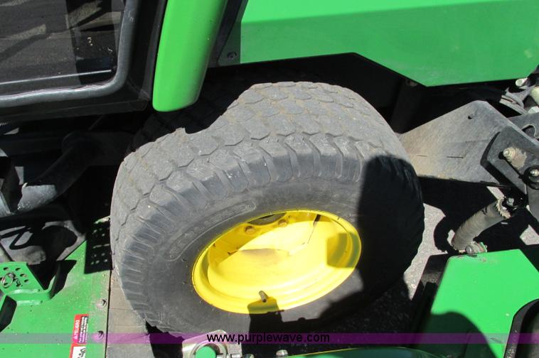 image for item E5140 2006 John Deere 1600 Turbo Series 2 lawn mower