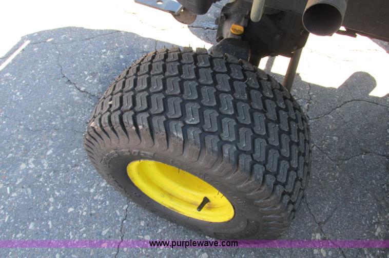 image for item E5140 2006 John Deere 1600 Turbo Series 2 lawn mower