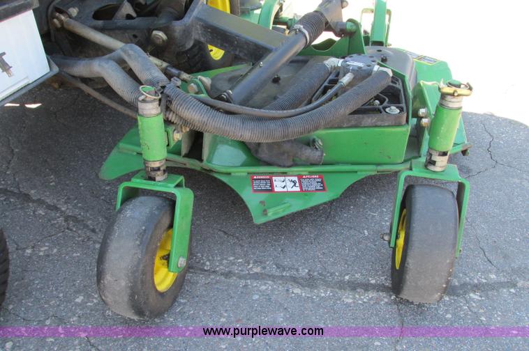 image for item E5140 2006 John Deere 1600 Turbo Series 2 lawn mower