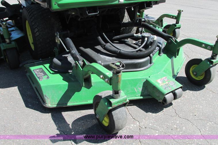 image for item E5140 2006 John Deere 1600 Turbo Series 2 lawn mower