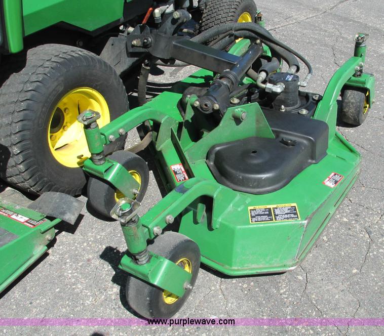 image for item E5140 2006 John Deere 1600 Turbo Series 2 lawn mower