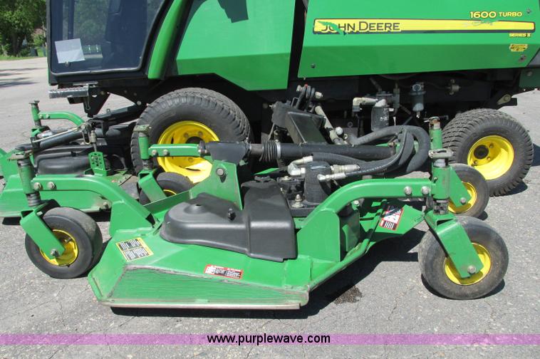 image for item E5140 2006 John Deere 1600 Turbo Series 2 lawn mower