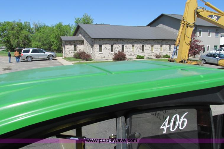 image for item E5140 2006 John Deere 1600 Turbo Series 2 lawn mower