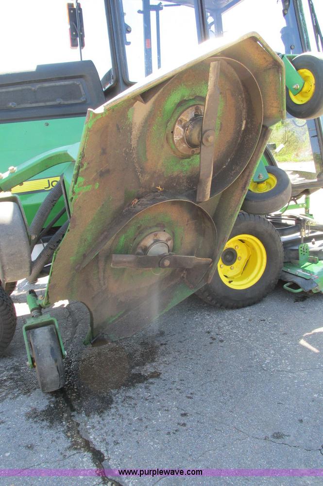 image for item E5140 2006 John Deere 1600 Turbo Series 2 lawn mower