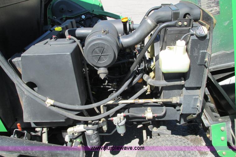image for item E5140 2006 John Deere 1600 Turbo Series 2 lawn mower