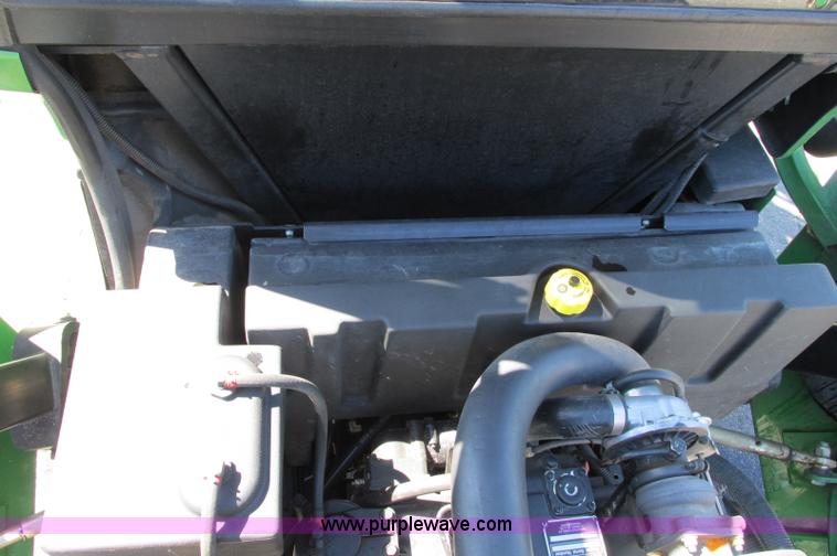 image for item E5140 2006 John Deere 1600 Turbo Series 2 lawn mower