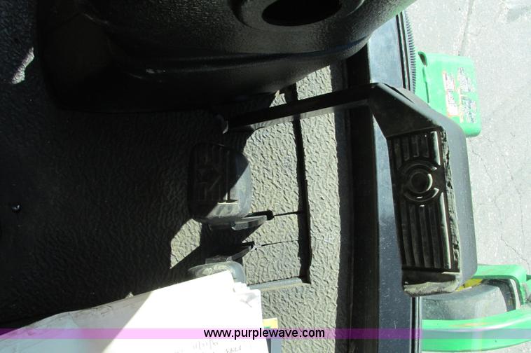 image for item E5140 2006 John Deere 1600 Turbo Series 2 lawn mower