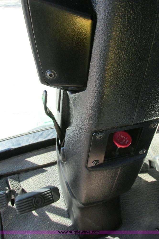 image for item E5140 2006 John Deere 1600 Turbo Series 2 lawn mower