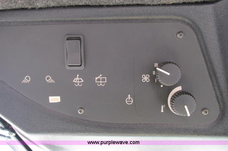 image for item E5140 2006 John Deere 1600 Turbo Series 2 lawn mower