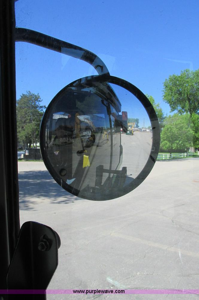 image for item E5140 2006 John Deere 1600 Turbo Series 2 lawn mower