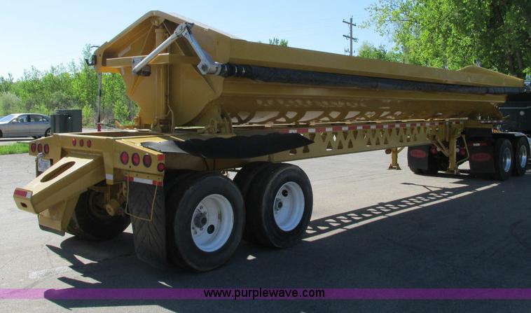 image for item E5141 2000 Trail King 39' side dump trailer