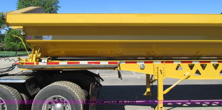 image for item E5141 2000 Trail King 39' side dump trailer