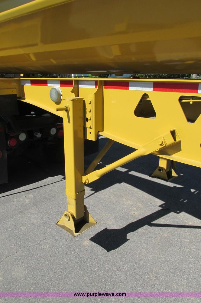 image for item E5141 2000 Trail King 39' side dump trailer