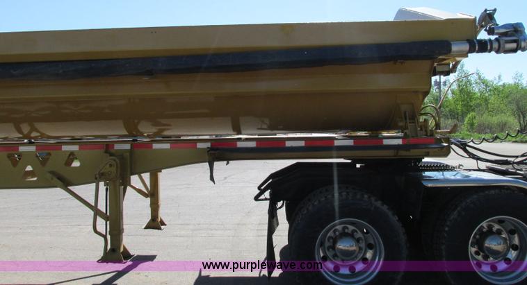image for item E5141 2000 Trail King 39' side dump trailer