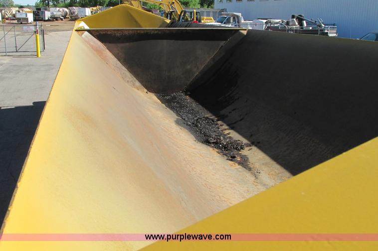 image for item E5141 2000 Trail King 39' side dump trailer