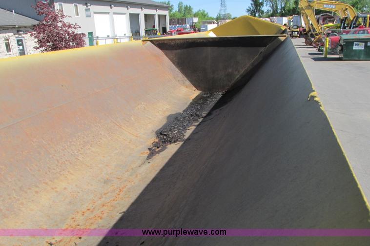 image for item E5141 2000 Trail King 39' side dump trailer