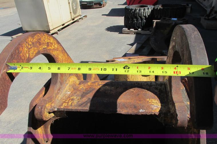 image for item E5149 Caterpillar excavator bucket