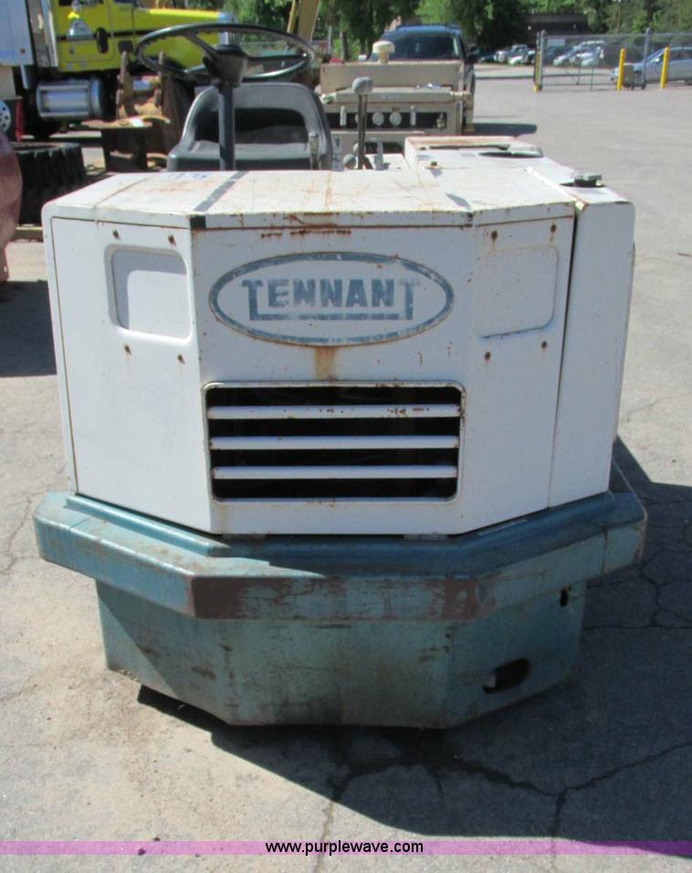 image for item E5150 Tenant 525 power scrubber