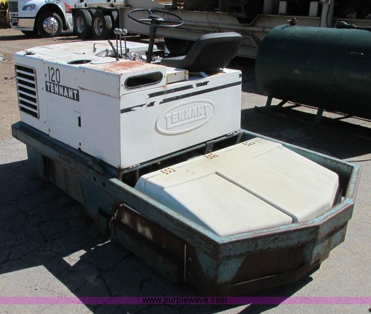 image for item E5150 Tenant 525 power scrubber
