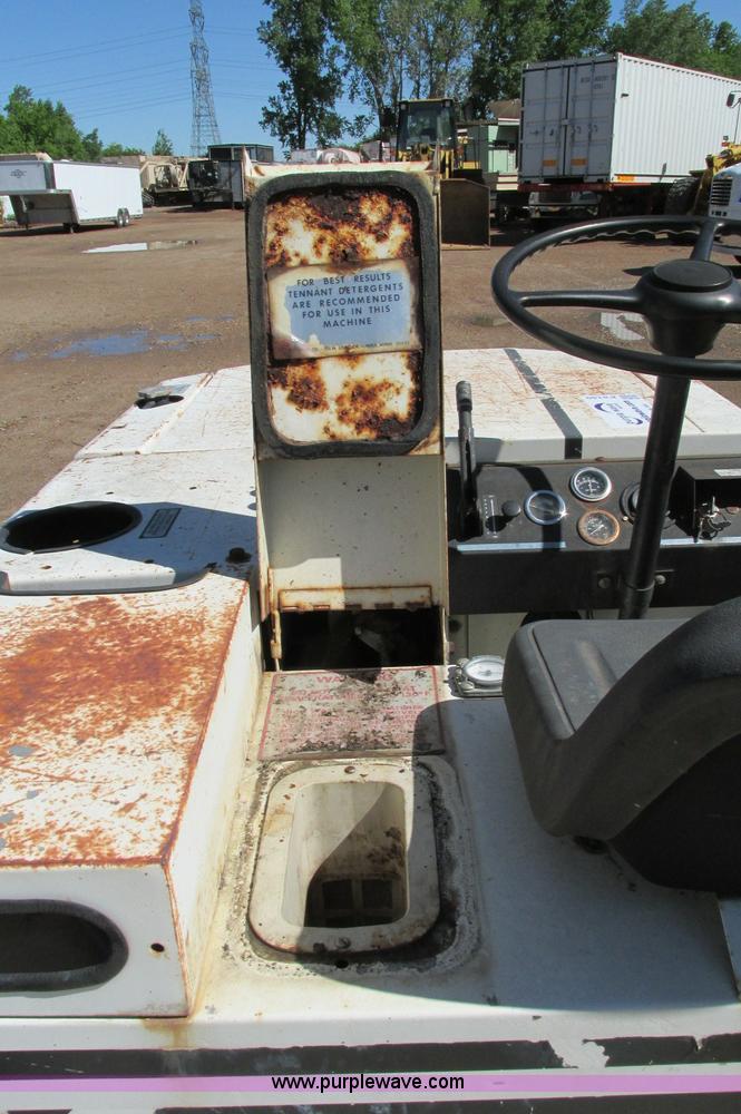 image for item E5150 Tenant 525 power scrubber