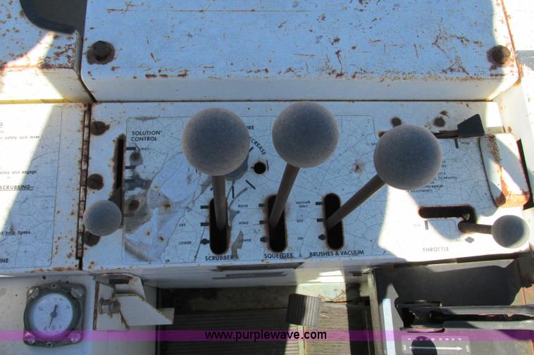 image for item E5150 Tenant 525 power scrubber