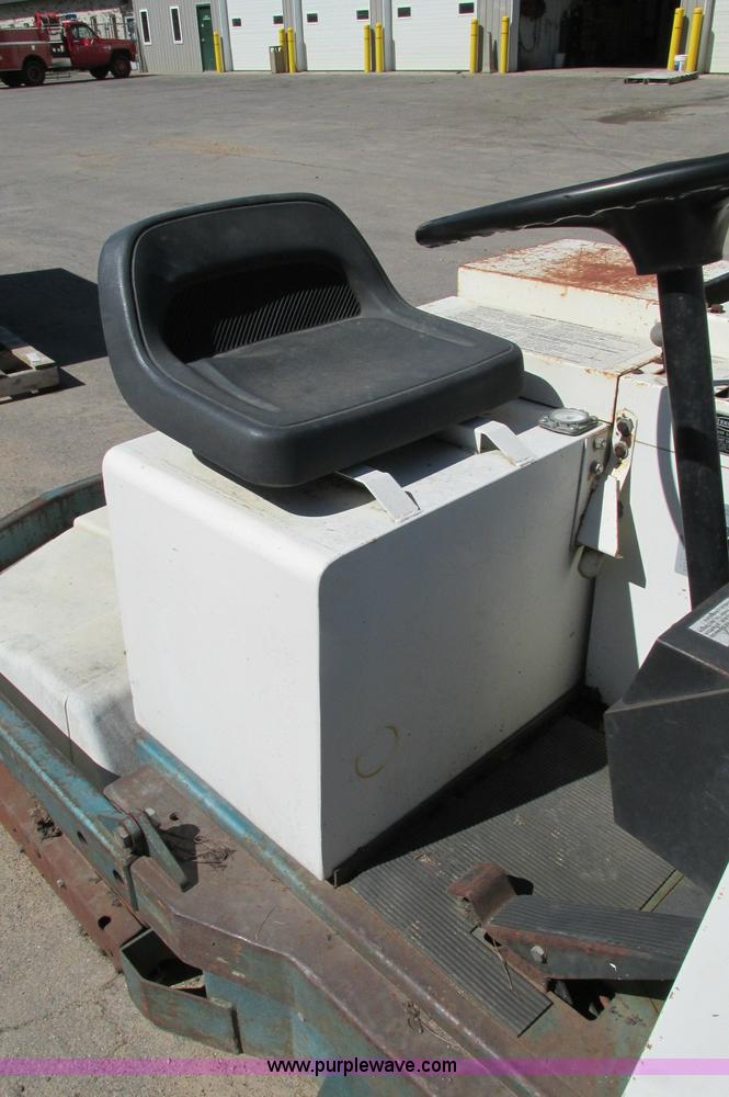 image for item E5150 Tenant 525 power scrubber