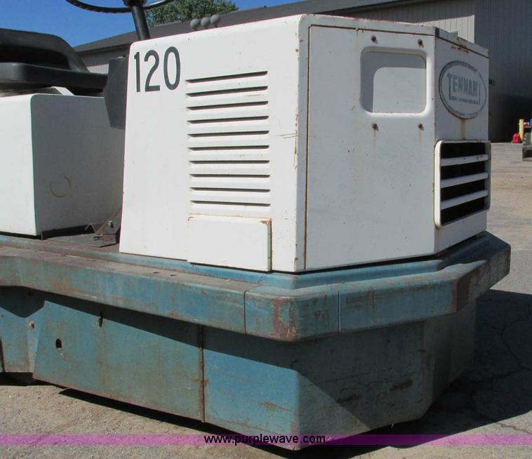 image for item E5150 Tenant 525 power scrubber