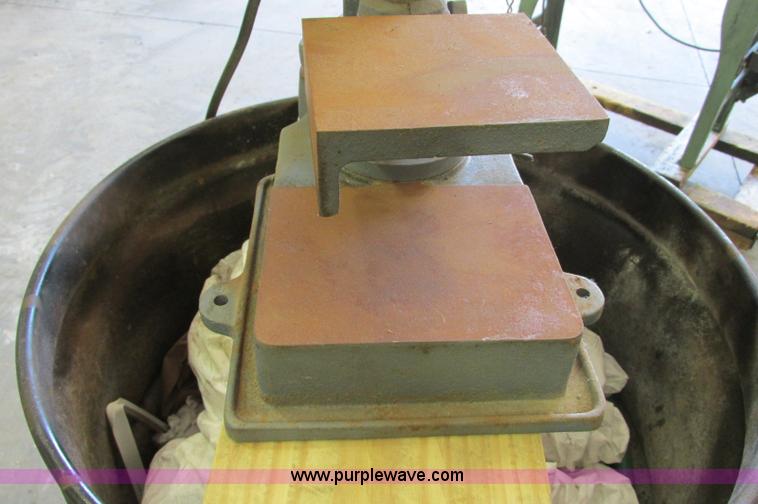 image for item E5155 High speed electric drilling machine with Wolf Craft 640 router station