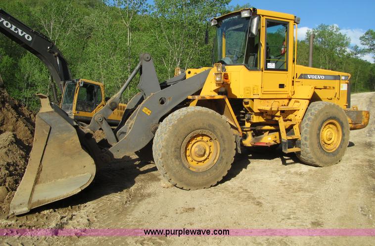 image for item F8560 2000 Volvo L90D wheel loader