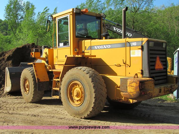 image for item F8560 2000 Volvo L90D wheel loader