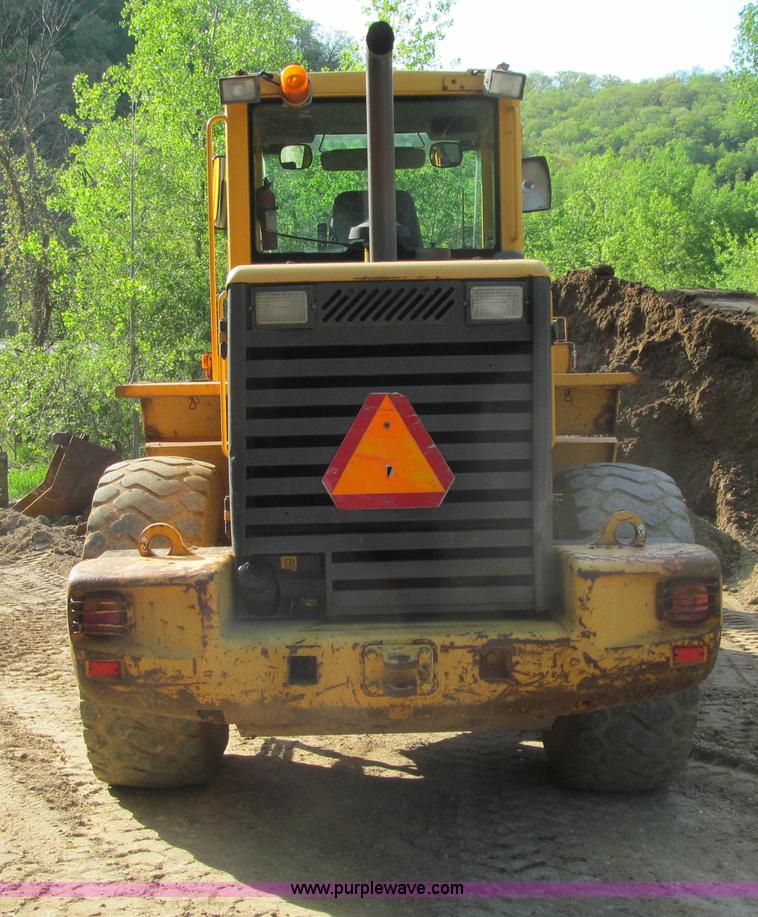 image for item F8560 2000 Volvo L90D wheel loader