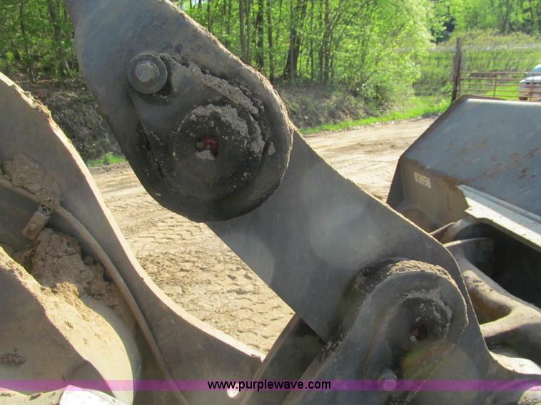 image for item F8560 2000 Volvo L90D wheel loader